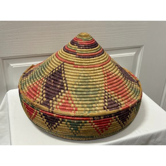 Mid-Century African Handmade Lidded Grain Basket - Picture 11 of 12